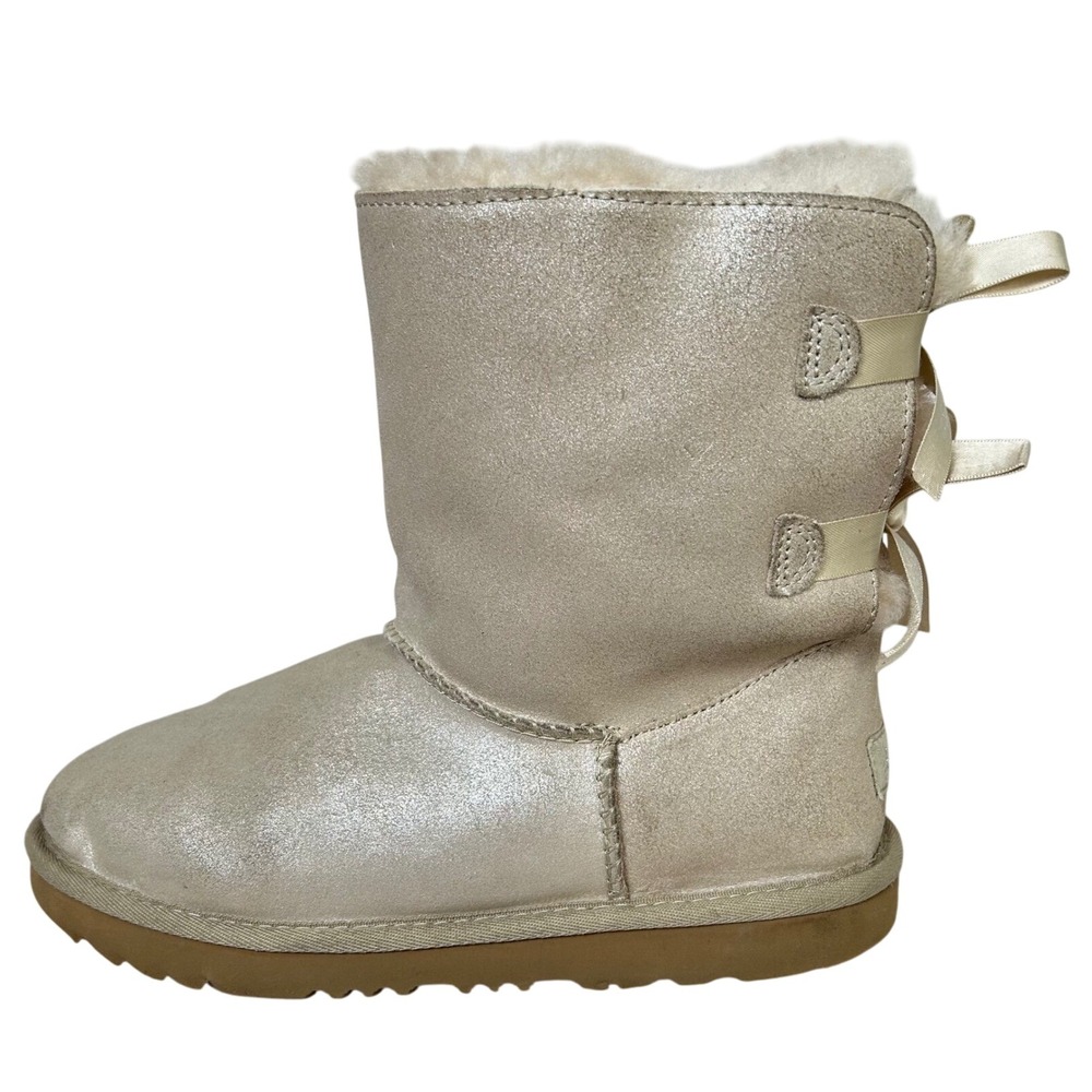 UGG Australia Bailey Bow Shimmer Gold Champagne Boots Size‎ 6